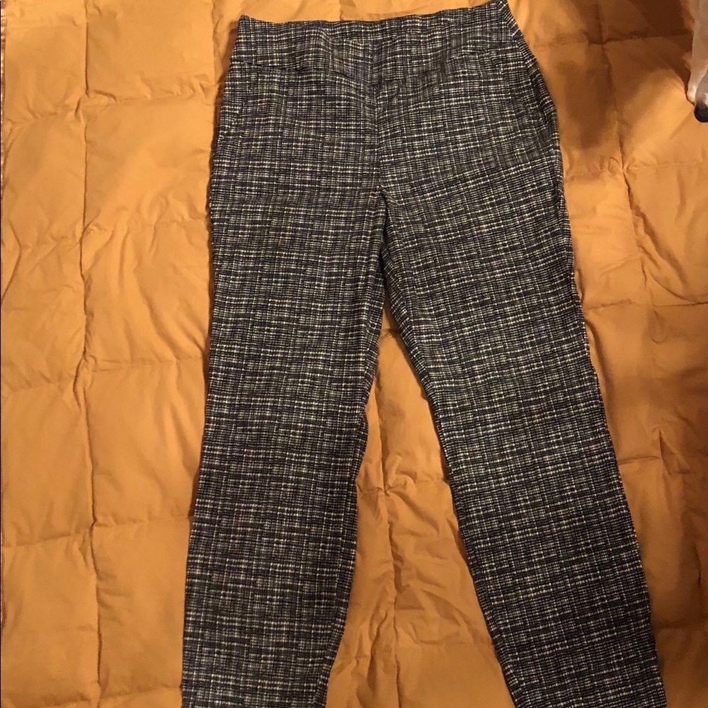 Westbound Patterned Stretch Ankle Pants in EUC
